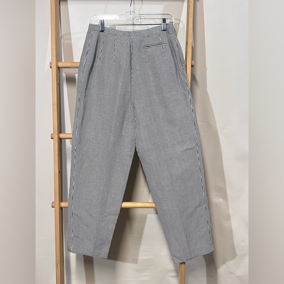 HARVE BENARD COLLECTION Navy and white striped pants size 8. - Picture 5 of 10